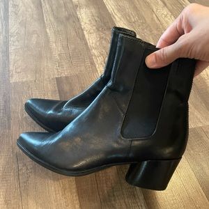 Vagabond leather ankle booties. Size 38 (7)